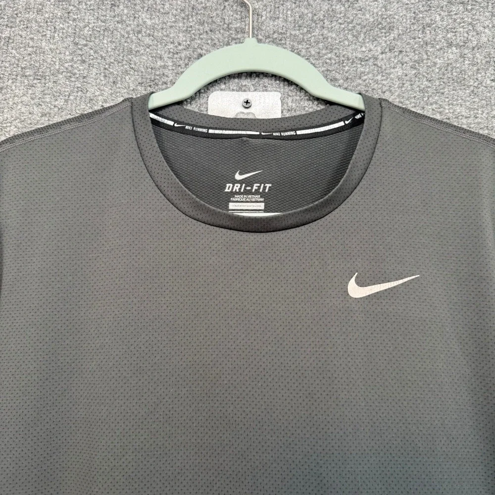 Nike Running Shirt Mens XL Black Drifit‎ Mesh Breathable Reflective Performance